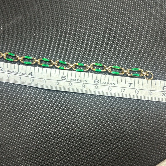 Gold and Emerald Green 7 1/2 inch Bracelet with gold over clasp - Picture 4 of 5